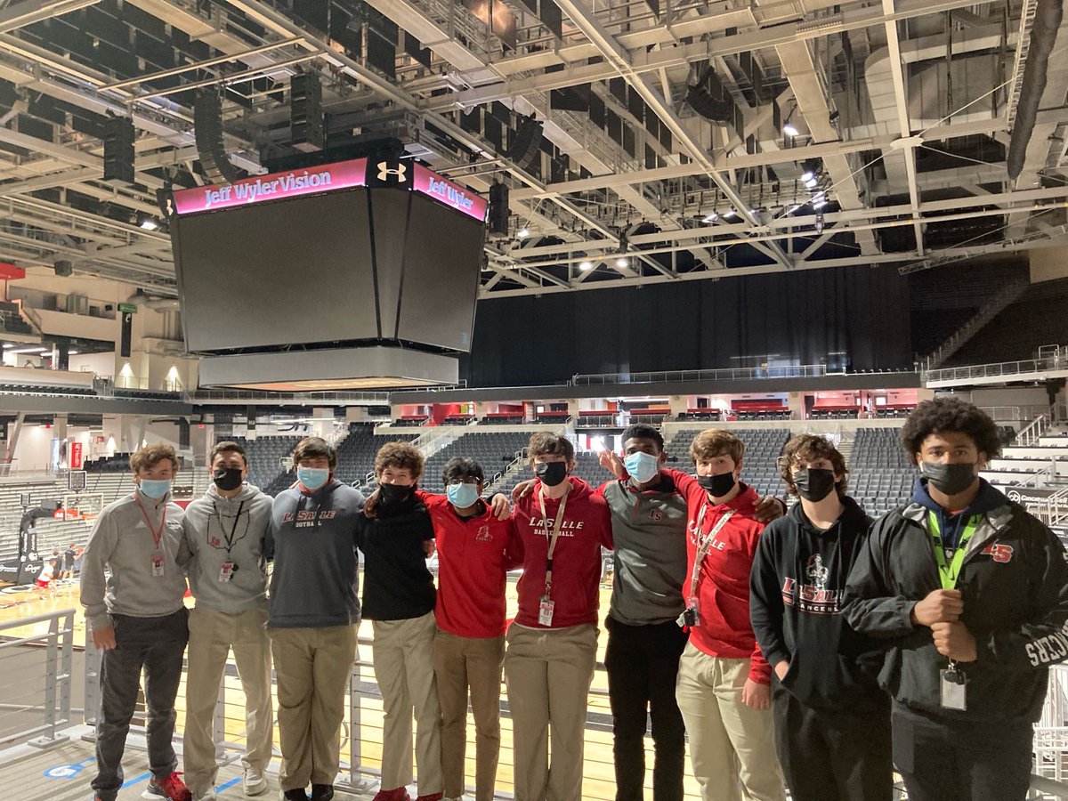 LaSallePride's tweet photo. Thank you @uofcincy for having our Sports Marketing classes out to visit yesterday! Students were able to tour the athletic facilities and heard from many leaders in UC’s athletic department. They learned about creating a good fan experience, NCAA rules and more!  #lifeatlasalle https://t.co/uYt7nKb7Qk
