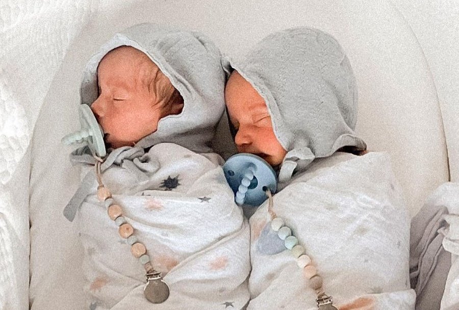 xOneHotMama_'s tweet photo. These two are so very precious and mean so much to @SamUelLDalton, #Wynter and I. 

Lucas Kristopher &amp; Elijah Cole Dalton we love you!!  

#OneMonthOld https://t.co/llJ0Huv0nf