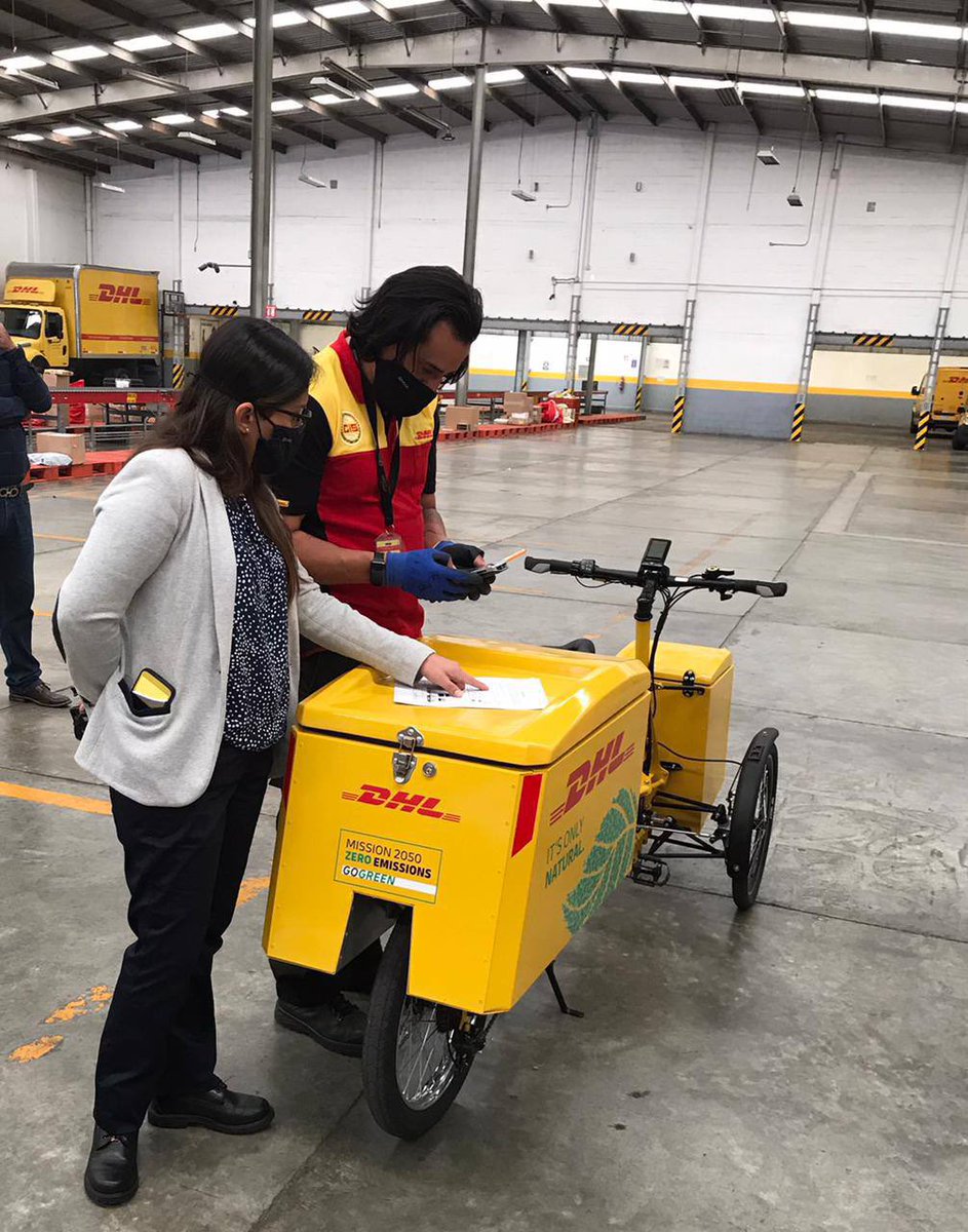 LaCiudadActiva's tweet photo. @DHLMex inicia operaciones de reparto a través de 20 CargoBikes #Mastreta en CDMX. 

Aplausos de pie 👏🏼👏🏼👏🏼, la mitigación de la #CrisisClimática pasa también por el reparto de mercancías de forma sustentable. 

#MejorCiudad https://t.co/CTI6UKh4Vs