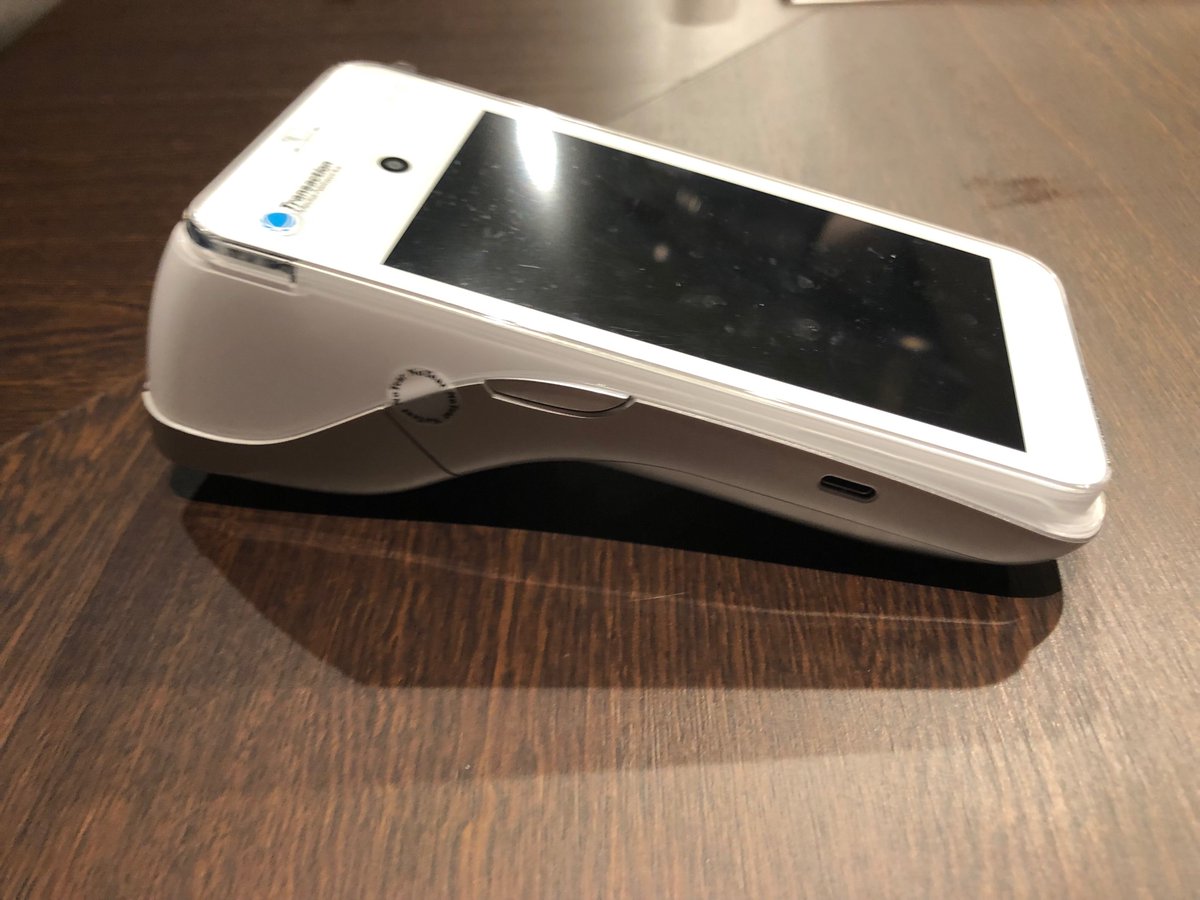 MINORI79718737's tweet photo. キャッシ��レス決済の取り扱いを開始いたしました！
当店はテーブル会計が基本ですので、基本的には2枚目の端末で決済いたします
#stera_terminal
#stera_pack
#六本木MINORI
 #決済はエンターテイメント https://t.co/pNFhXb3inw