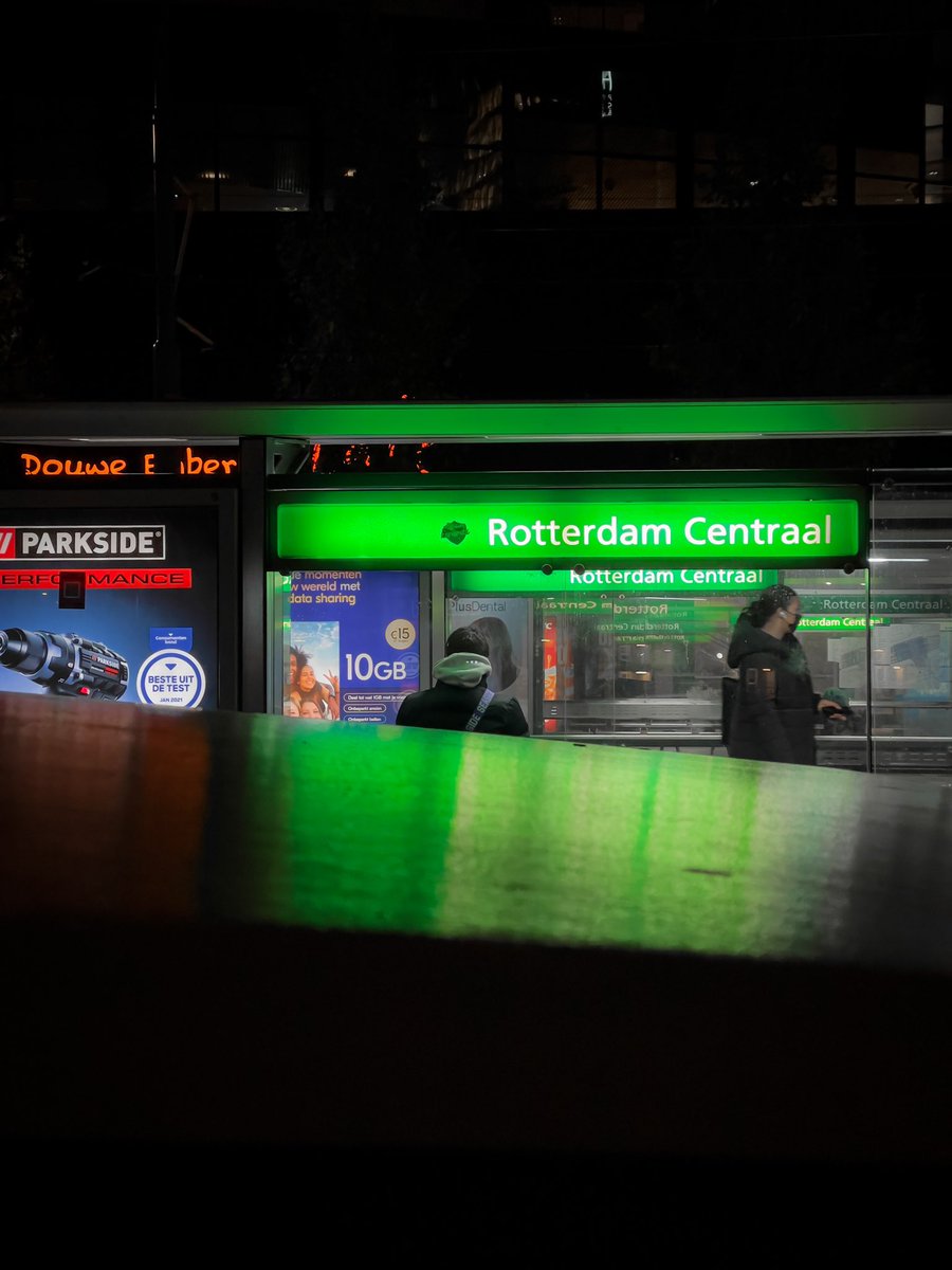 Rotterdam Centraal. #rottergram #rotterdam #uitinrdam #uitrdam #throughrollingcamera #ShotOniPhone