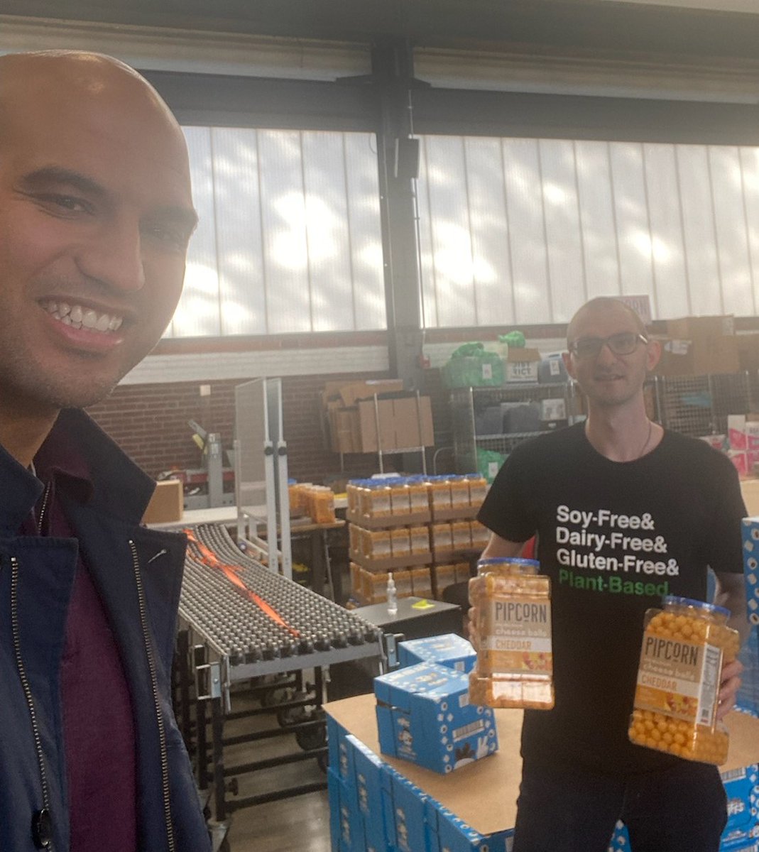 Join us tonight 6:30pm @ 330 RISC 

We'll have some <a href="/factoryllc_lv/">Factory LLC</a>  snacks &amp; watch the annual #StartupLV.    Vlad Barshchuk '22 is pitching FINCO.   With enough <a href="/LafCol/">Lafayette College</a>  votes, our campus could win a free visit from a #food-truck, a nifty trophy &amp; bragging rights. #BEATLEHIGH