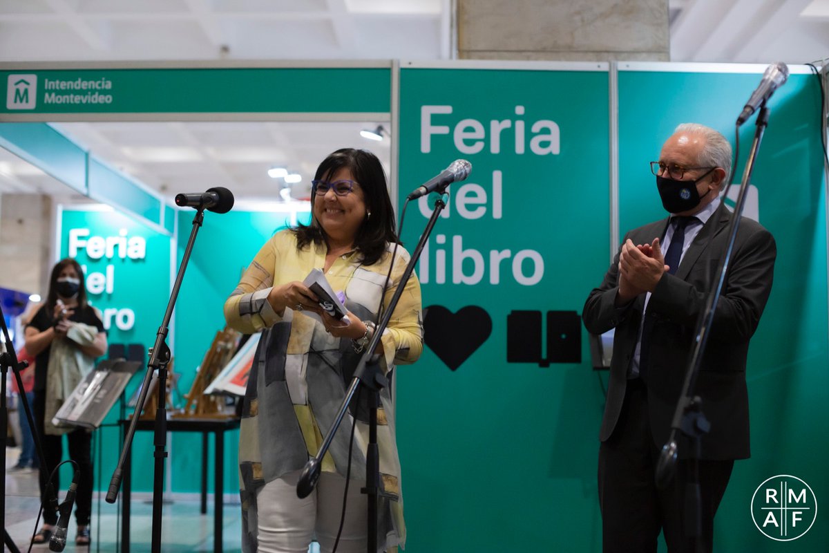 Inauguración de la 43ª Feria Internacional del Libro de Montevideo.
En imágenes el momento en donde Alvaro Risso, María Inés Obaldía, Carolina Cosse, y Pablo da Silveira comparten un emotivo mensaje de bienvenida.
Gracias a todos los que nos acompañaron.
#filmvd