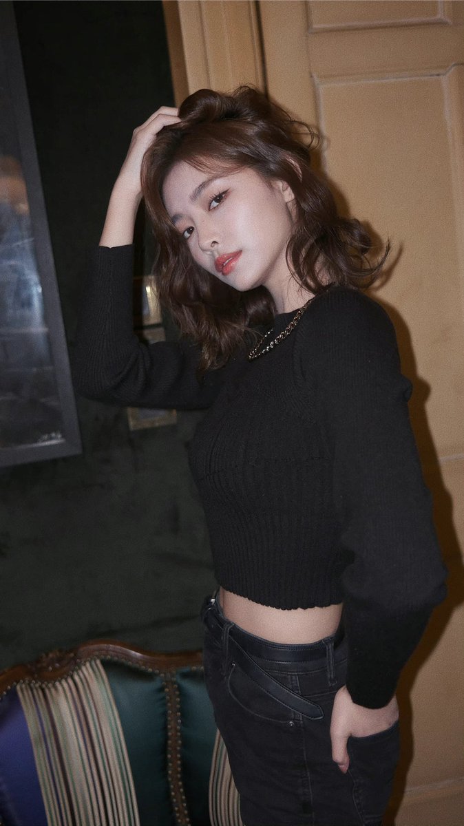 dramapotatoes's tweet photo. #XuJiaqi shares new snaps 

More - https://t.co/wtOP8L6jxU

#kikixu https://t.co/ev5AcAAs24