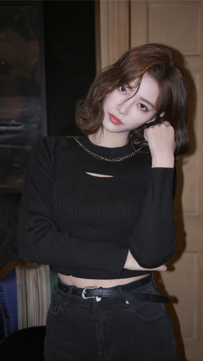 dramapotatoes's tweet photo. #XuJiaqi shares new snaps 

More - https://t.co/wtOP8L6jxU

#kikixu https://t.co/ev5AcAAs24