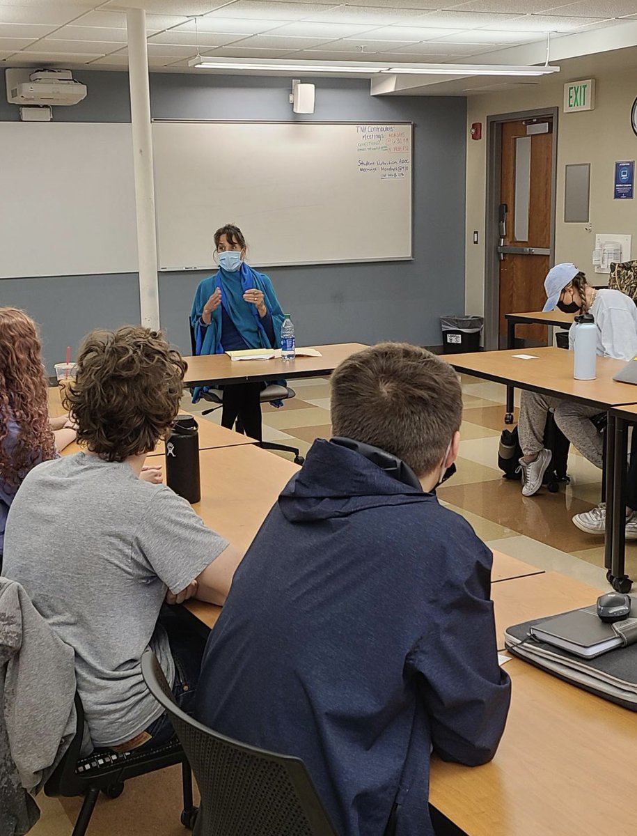 Laura Knoy, who was host of “The Exchange” on New Hampshire Public Radio for 25 years, spoke to the University of New Hampshire Editing class yesterday about her journalism career and about the novel she has written. #Editing #LauraKnoy #Journalism