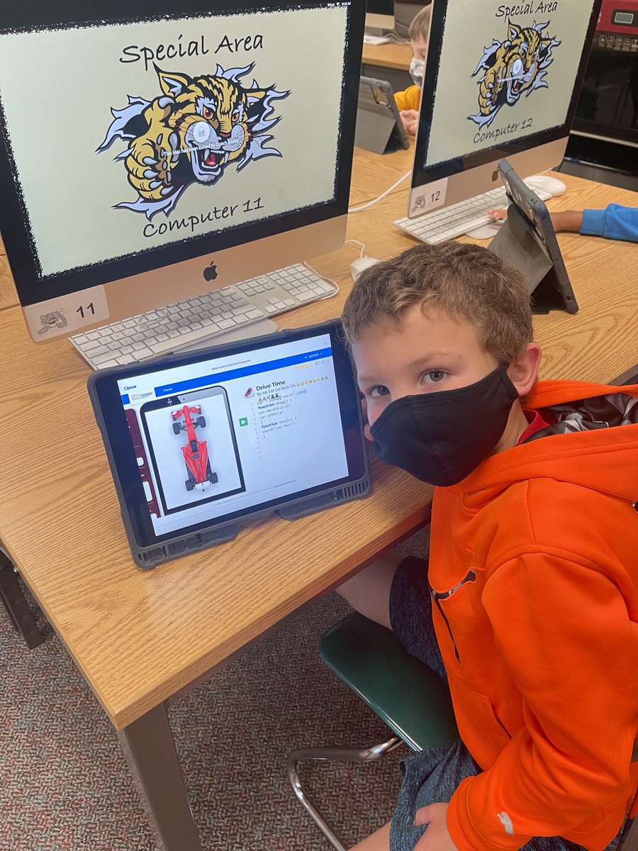 ValarieLawson15's tweet photo. Coding with ⁦@STEMscopes⁩ at Waldo Pafford. Students 💚💗it!@funteacher https://t.co/Xg03XGODYg
