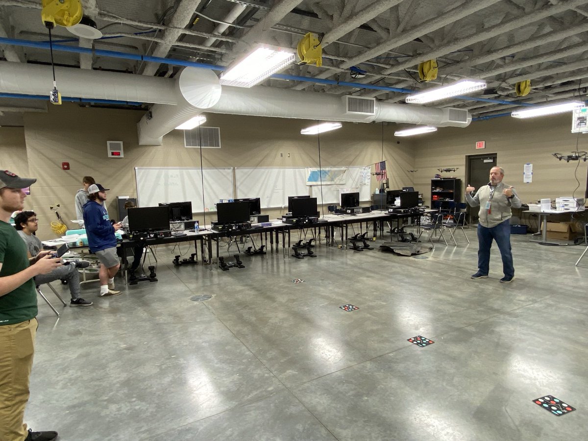 Enjoyed getting into <a href="/AviationSiegel/">Siegel Aviation</a> today and watch them learn about drone patterns and formations. This program is very fascinating and doing great things. #siegelunited <a href="/SiegelHighStars/">Siegel High School</a>