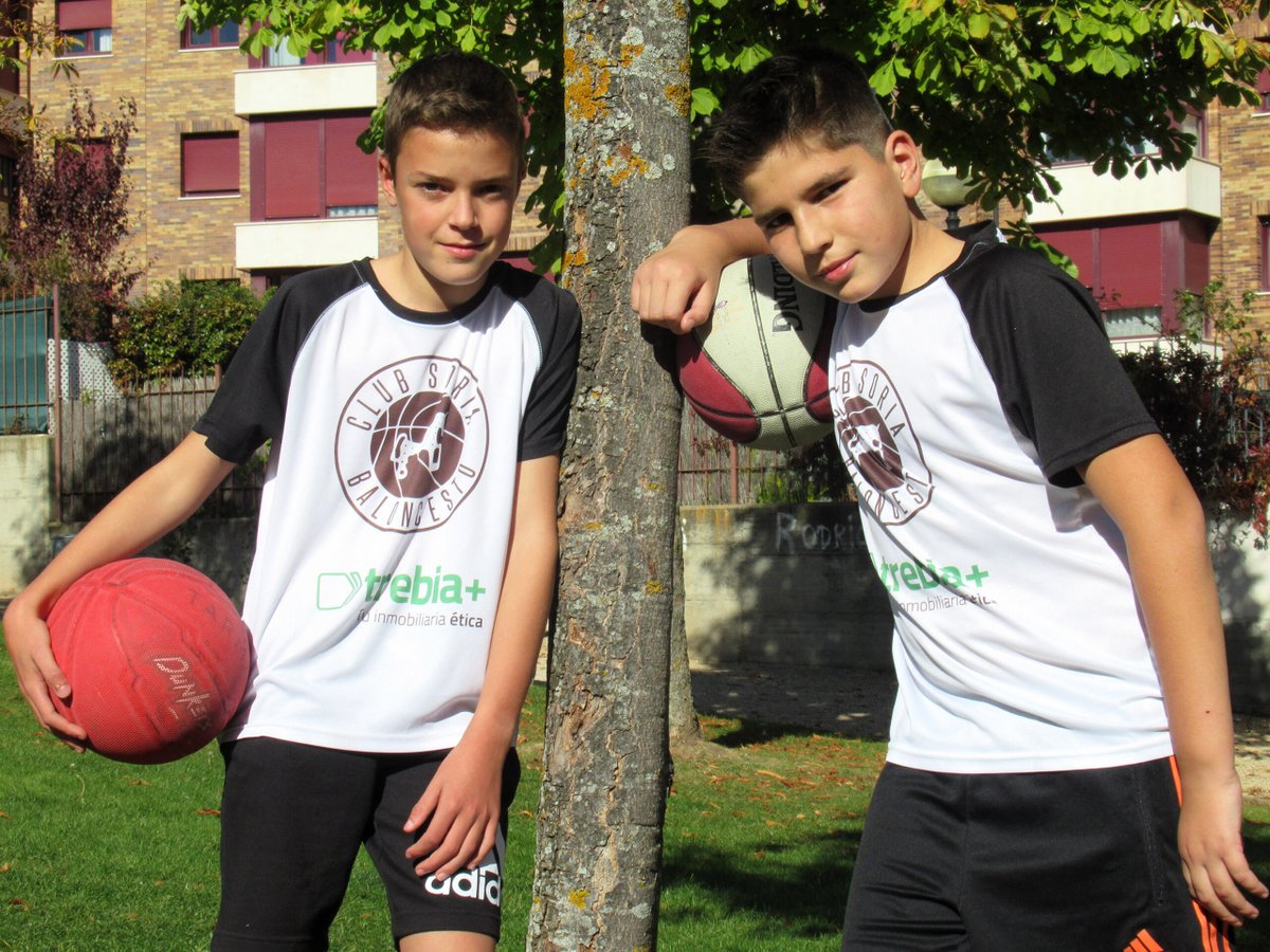 Diego Valero y Víctor Chamarro, de nuestro <a href="/baloncestosoria/">CLUB SORIA BALONCESTO</a>, convocados por <a href="/FBCyL/">FBCyL</a> para participar en la concentración técnica que la preselección regional de minibasket realizará en tierras burgalesas del 30 octubre al 1 noviembre.

¡Enhorabuena chicos!👏🏻
clubsoriabaloncesto.es/2021/10/27/die…