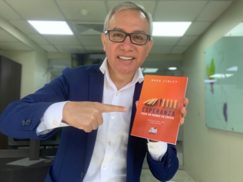 EdgardoMuguerza's tweet photo. “El libro es fuerza, es valor, es alimento; antorcha del pensamiento y manantial del amor." #ImpactoEsperanza #PerúSíLee https://t.co/9CsMJ3Zw1F