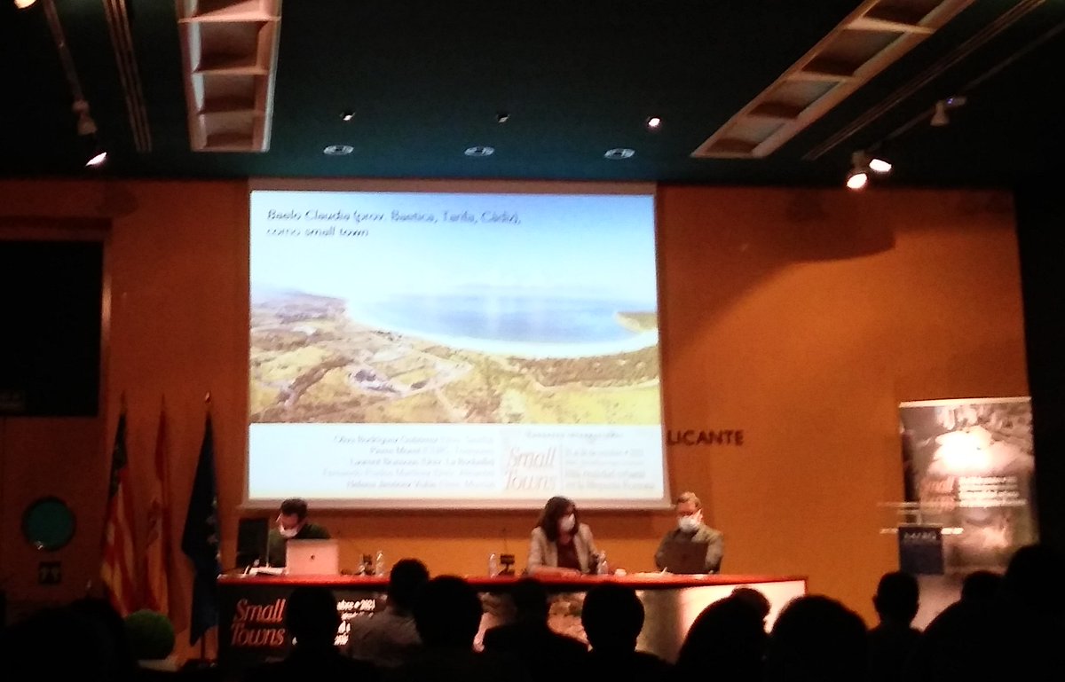 We are represented at the #SmallTowns @marqalicante. Yesterday our ATLAS-member @HoutenPieter presented a paper on Small Towns and #epigraphy. Today our case study #BaeloClaudia was presented based on the research of our director @BrassousL. The conference autumn continues 🍂