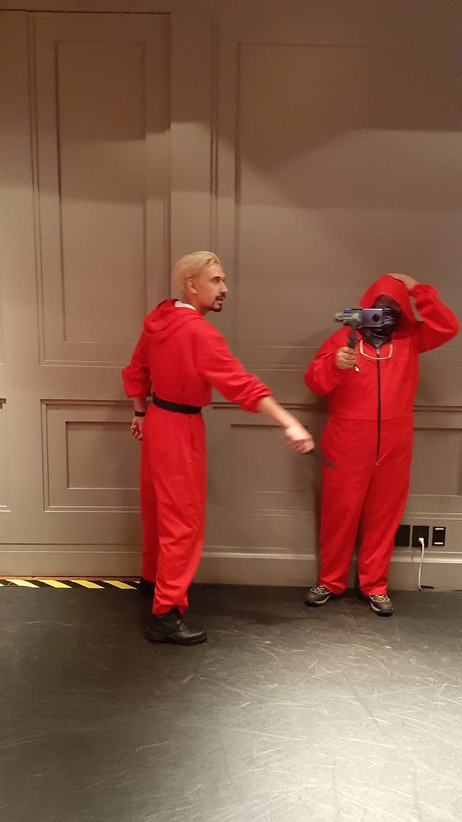 InformaBTL's tweet photo. Así se vive "#LaCasaDePapel. The Experience" de @fever_es y @NetflixLAT .
¡No se pierdan esta #experiencia #inmersiva en #CasaAbiertaMonte!
#iBTL
#Netflix
#ExperienceMarketing
#JuntosHacemosMás https://t.co/MoDtnD7Qvg