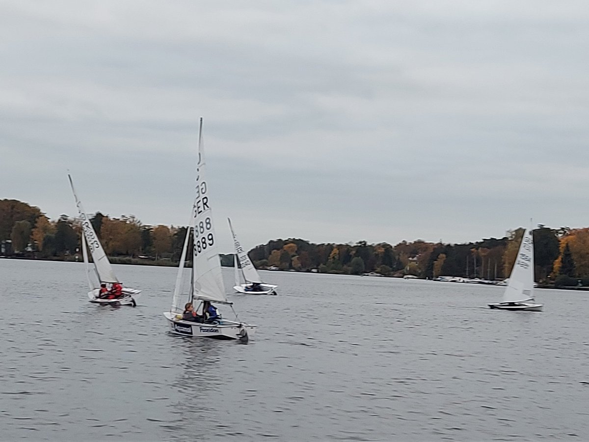Wir haben Besuch von einem vertrauten, ehemaligen Cadetsegler auf den Zeuthener See erhalten.😃