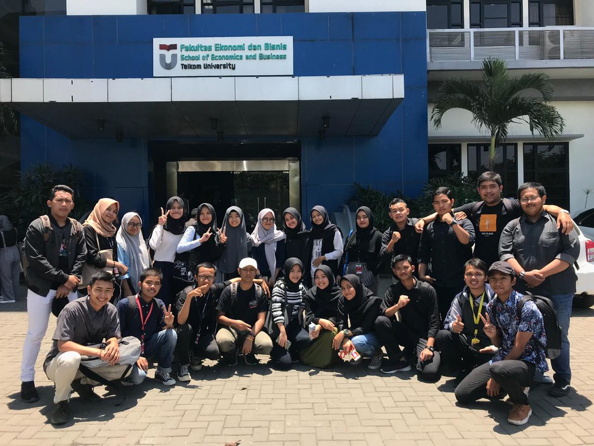 frhnfi15's tweet photo. Apakah ada kalian disini? https://t.co/pcQlo3NEoD