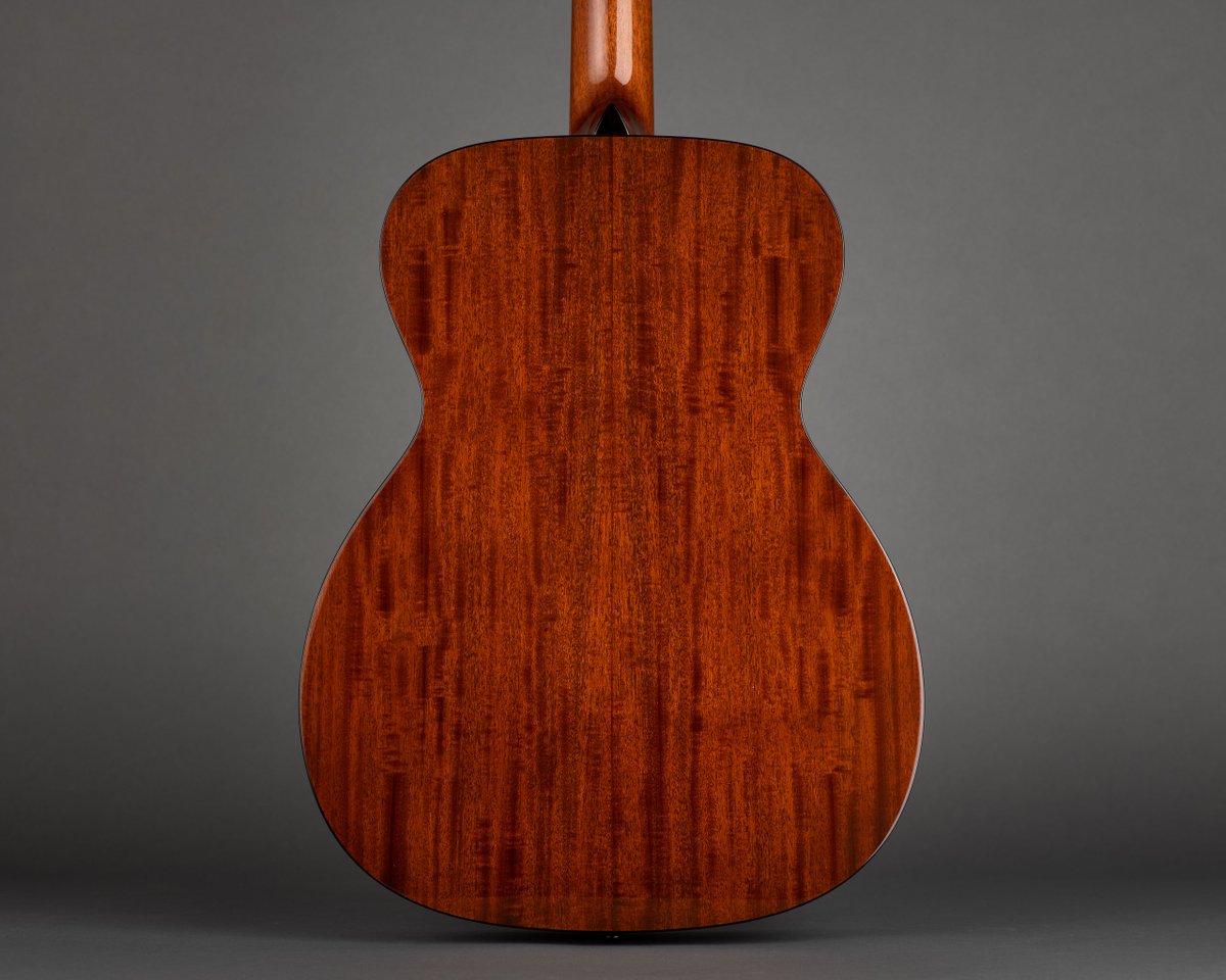 collingsguitars's tweet photo. Our torrefied - or "baked" - tops not only give an aged aesthetic but also provide an exceptionally clear, dry, and detailed tone.

This OM1 recently shipped to @AcousticCentre is no exception.

#torrefied #spruce #handmade #acousticguitar #atx #collingsguitars https://t.co/ECPVfHB9y7