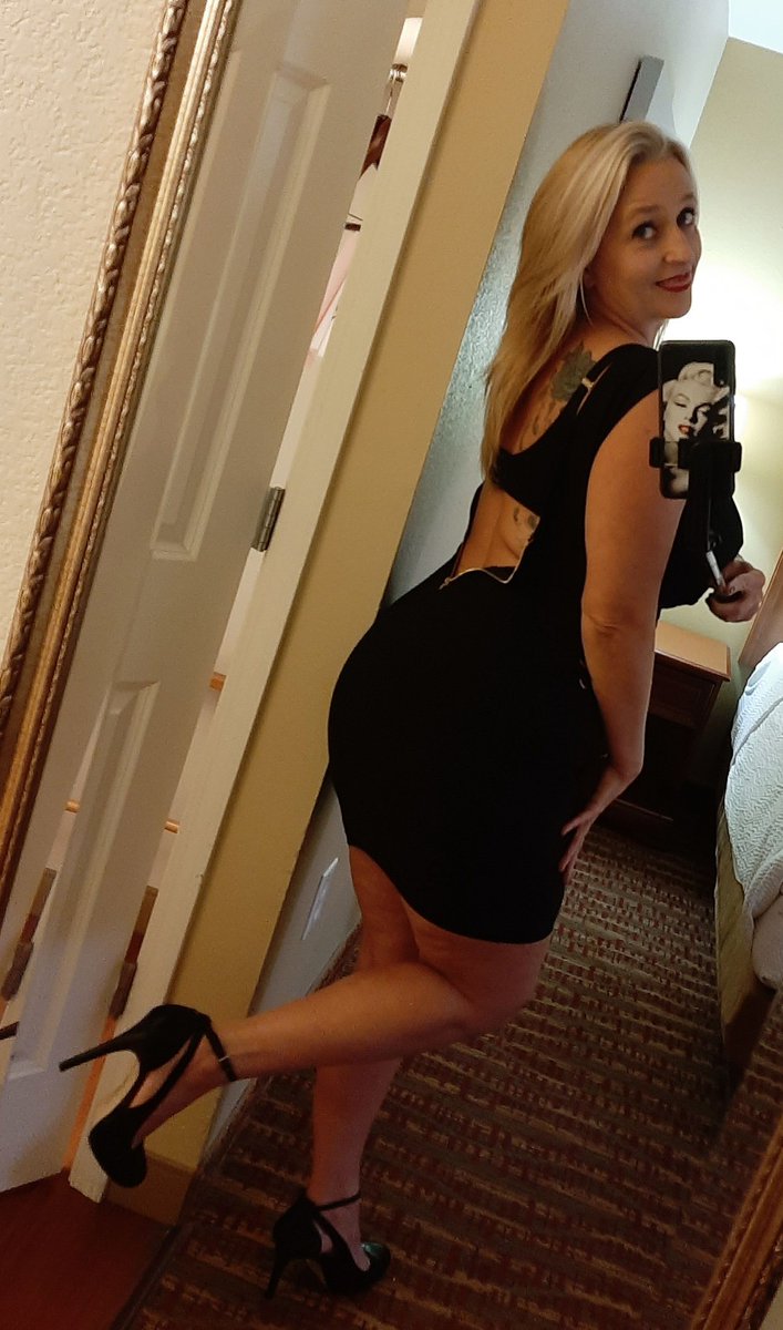 lovelyHotSummer's tweet photo. Do I have any fans in ❤
#DateLasVegas #DateVegas 
My friend @KcAshleeRose 
Wants me to take a trip with her ...
And Id definitely book a couple appointments if I have any suitors!
#RT4RT https://t.co/RDTY1NaIHw