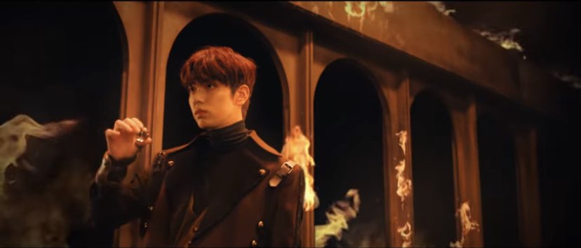 kosmictales's tweet photo. TXT SURROUNDED BY THE ELEMENT OF THEIR SUN SIGN IN THE FROST MV

𓂃 YEONJUN: VIRGO (EARTH)

𓂃 TAEHYUN: AQUARIUS (AIR)

𓂃 SOOBIN: SAGITTARIUS (FIRE)

𓂃BEOMGYU: PISCES (WATER) https://t.co/Vda8B1L5yL