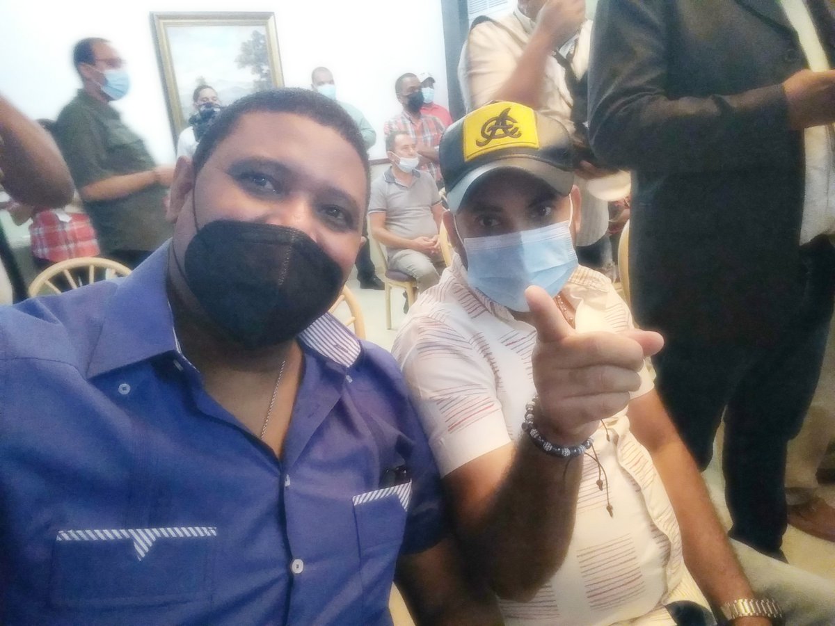 umids123's tweet photo. Este Domingo 31 a las 10:30AM. #ClubSameji #SantiagoEsPLD, a esperar al mejor presidente que pasó por nuestro #País @DaniloMedina y a nuestro insuperable @cmariottijr , para juramentar los nuevos miembros del #PLD.
#SantiagoEsPLD https://t.co/WMSV3di7Oh