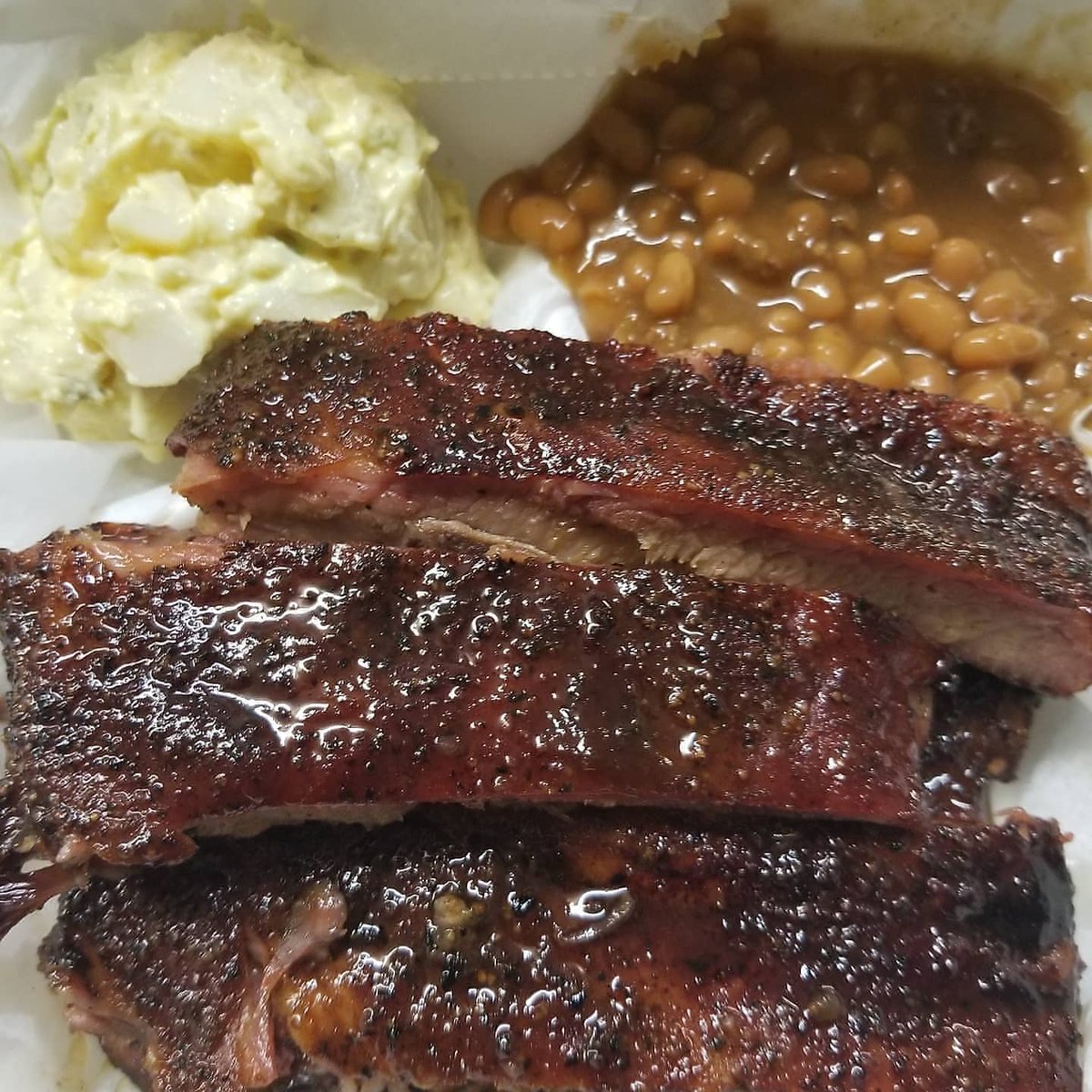 Pattons_Alcorn's tweet photo. Get those Pre-paid Pre-orders in today. #ThemRibs are coming tomorrow. #40Slabs #WoodFired #LowandSlow #ThatSmoke https://t.co/mmT29dMatU