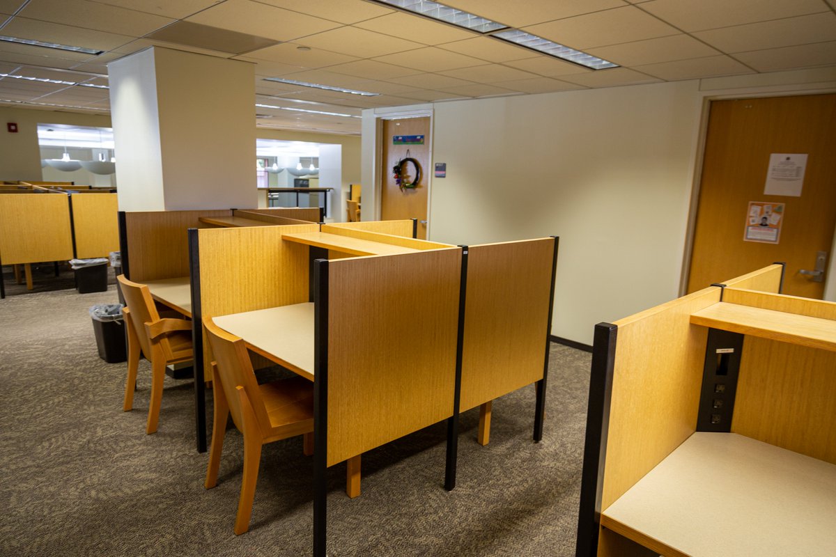 TexasTechLib's tweet photo. πΆπ΅ "I caught a vibe.
I study on the mezzanine a lot.
Individual or group study pods.
The Personal Librarians know a lot, a lot, a lot, a lot." π΅πΆ
#WednesdayGrindStudySpaceFind #CatchAVibe #GoLibrary #GoCreateYourWorld #ReadEmWreckEm #TexasTech https://t.co/3f8WZRfuoD