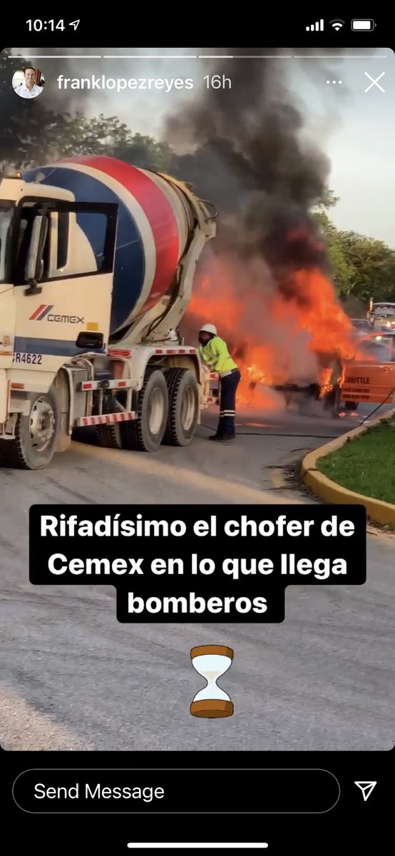 Erick10ER's tweet photo. Un héroe sin capa en Cancún, ayudando a la comunidad. 

@maurodoehner 
@CEMEXMx 

Instagram FrankLopezReyes https://t.co/Suqtm3bcTZ