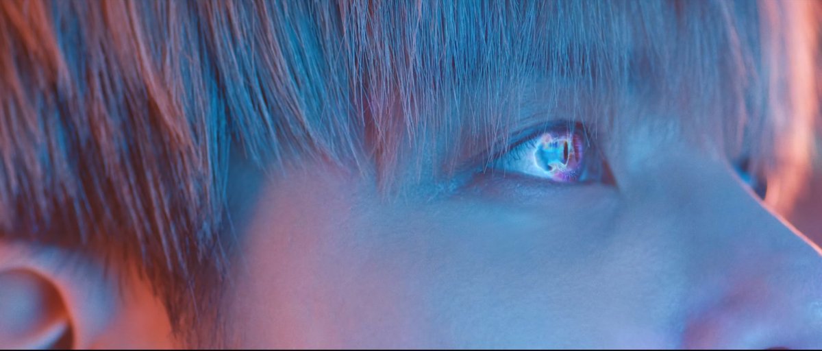 _jaymilk_'s tweet image. ตัวละครลับคนนั้นคือใครคะ555 อวยยศเอ็มวีหน่อยคับ ดีงามมากแงงง ดูหนังเรื่องหนึ่งเลย

FROST MV OUT NOW
#TXT_Frost #TheStarSeekers