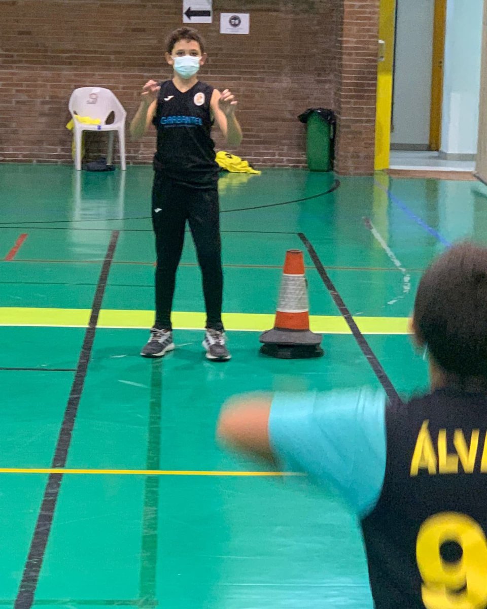 FBCyLAvila's tweet photo. Primeros entrenamientos de la temporada de la @LINKOavila  🏀🏀🏀 https://t.co/wNrw7ehs6e