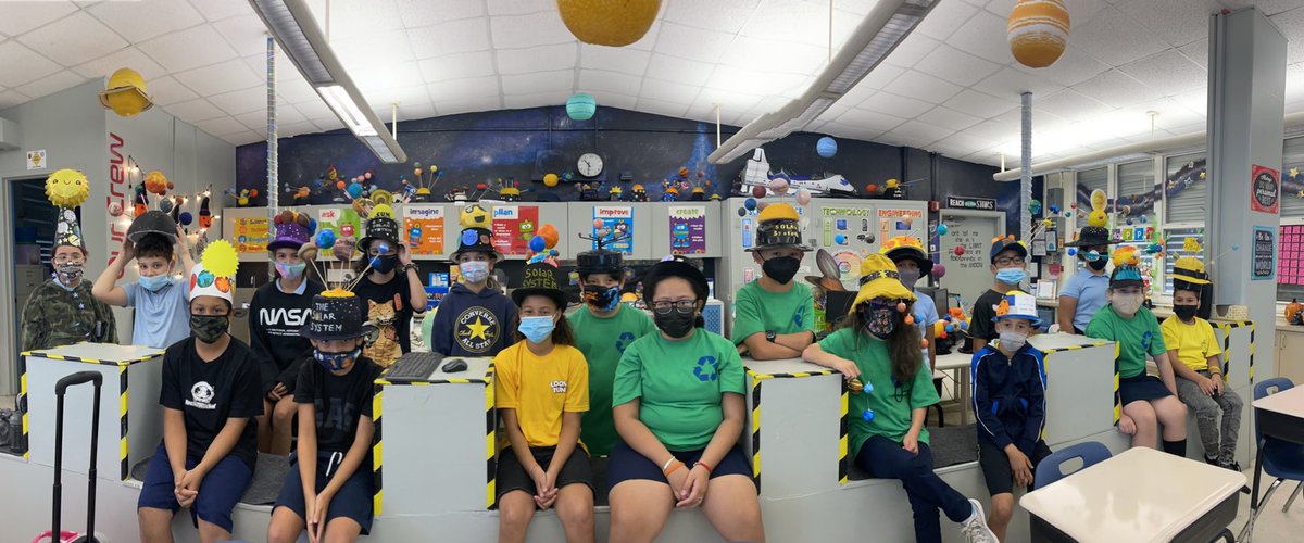 marlinsvilla's tweet photo. 5th graders are putting the A in STEAM with our Solar System Model Hats @RoyalPalmElem @MDCPSSTEAM @MDCPSSouth https://t.co/cRMg3uxSdB