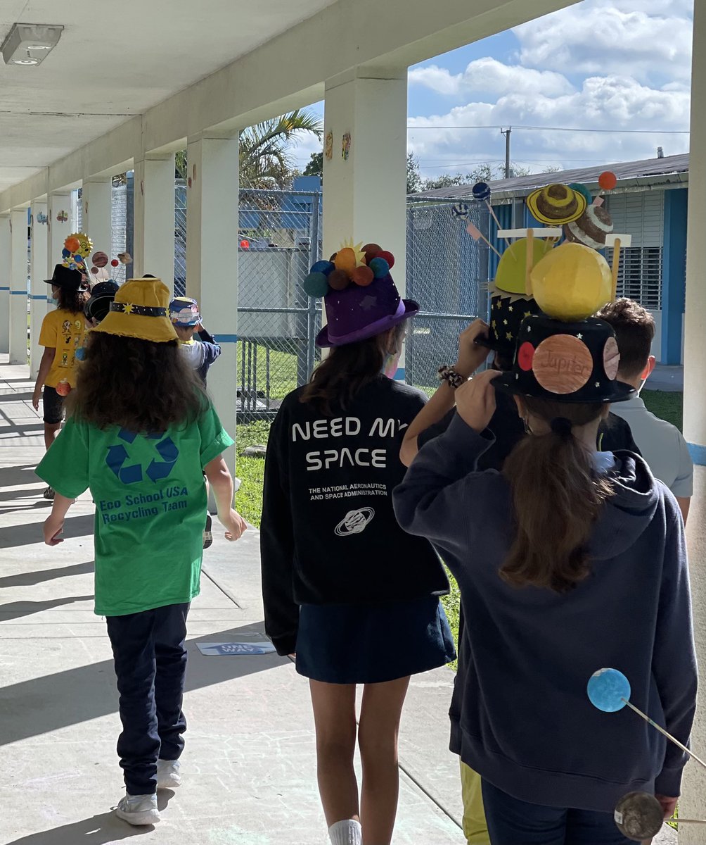 marlinsvilla's tweet photo. 5th graders are putting the A in STEAM with our Solar System Model Hats @RoyalPalmElem @MDCPSSTEAM @MDCPSSouth https://t.co/cRMg3uxSdB