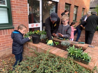 MuirGroupHA's tweet photo. Gardening became child’s play for residents in Chester as children bloomed for a Muir community event 🤩🧑‍🌾🌻🌺🌿🍂
https://t.co/dWocTYGOQd https://t.co/h9QSPkjfDJ