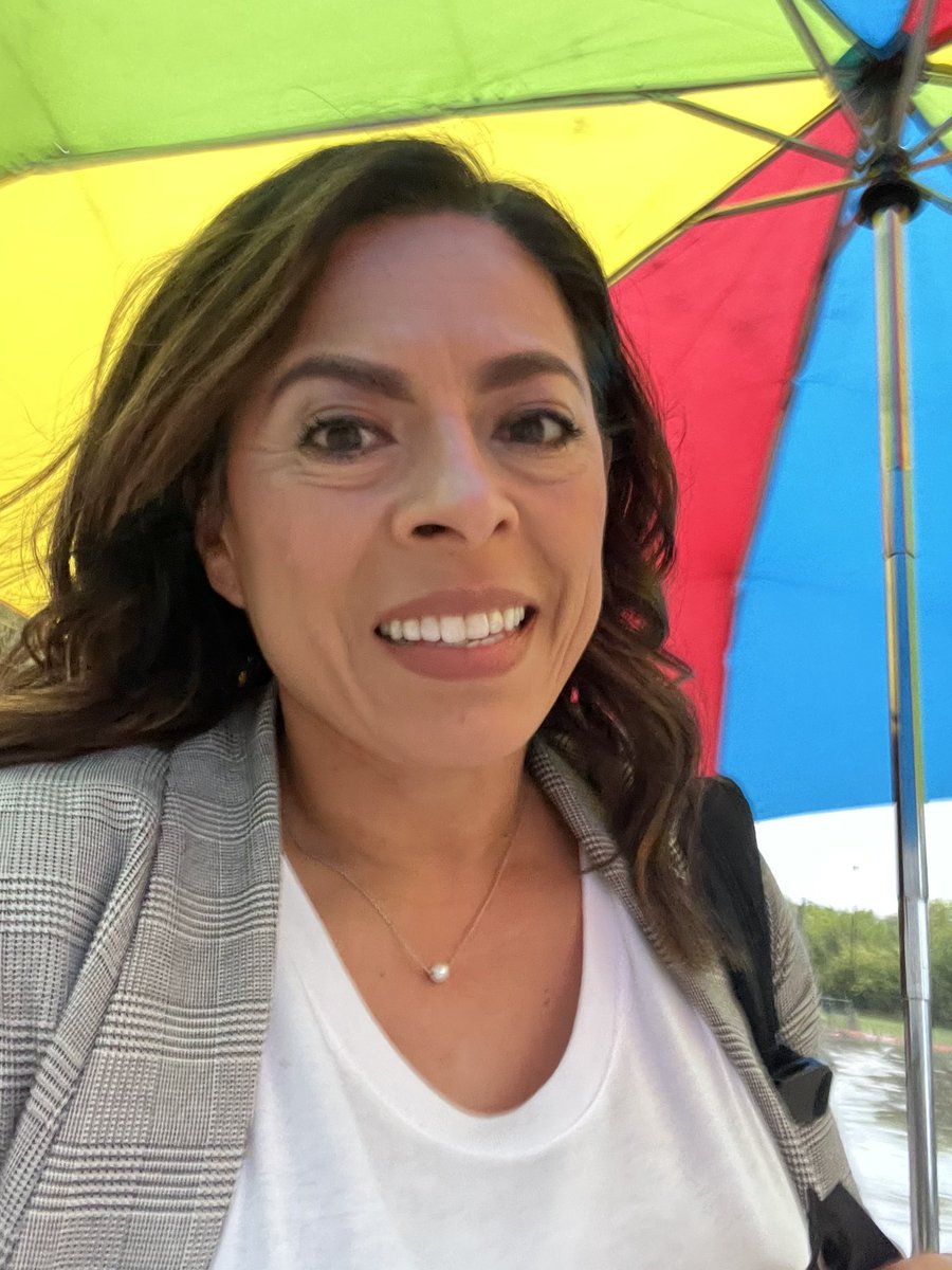 DrMtzHickman's tweet photo. What rain? Happy to join @dallasschools Principal for the Day! Our friends @JTSaldivarES are truly shaping and changing the lives of our youngest learners! Thank you @DRC  for the amazing opportunity! #communitypartners #PFAD21 https://t.co/OT2rufH1Fz