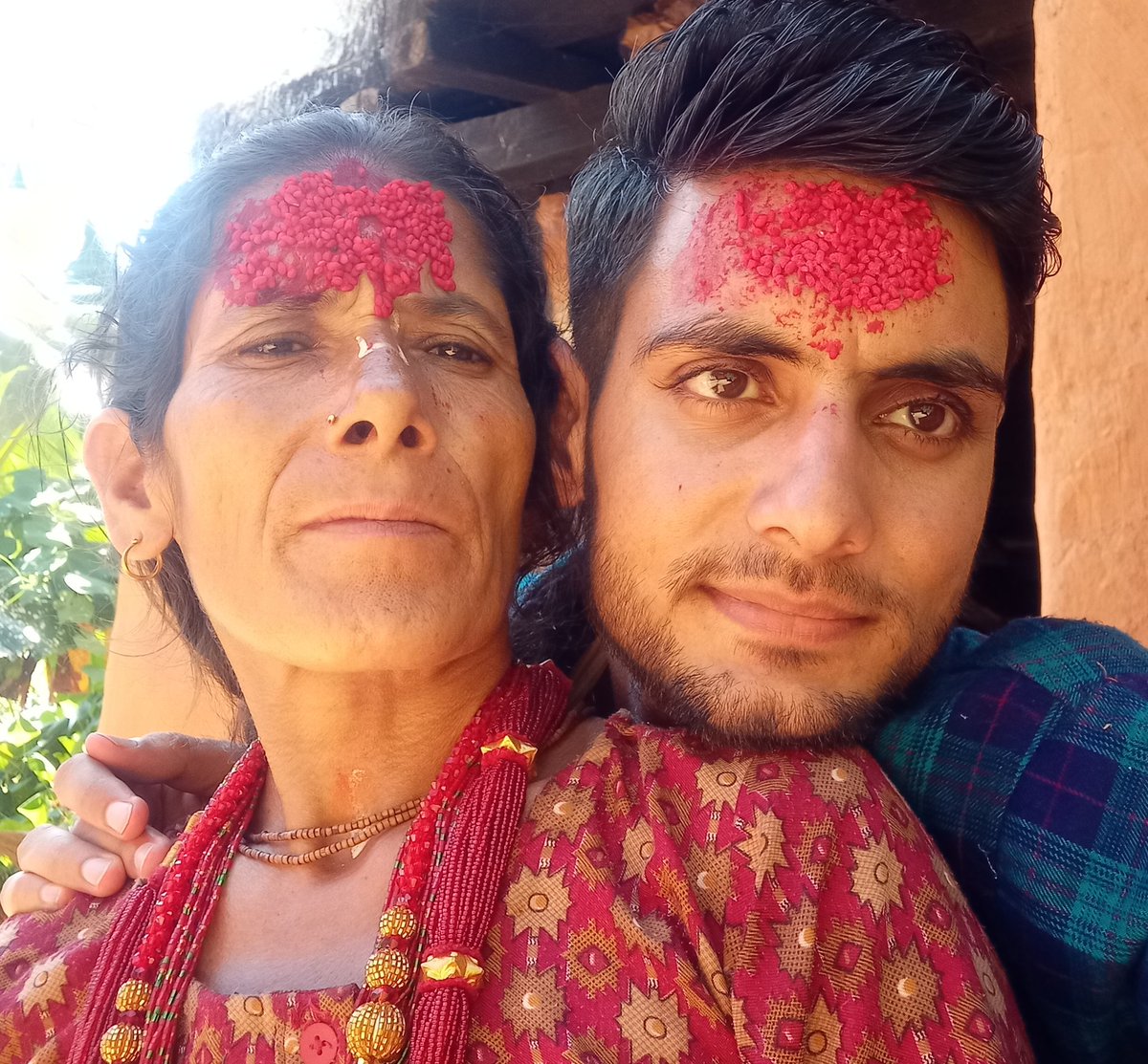 Tejaswee_Tej's tweet photo. बिहान खाएको तरकारी बेलुका आमाले त्यही पकाउदा "तिम्रो भात तिमी नै खाउ" भनेर थाल बजारेर खाना नखाने म,
अहिले सहरमा एउटै तरकारी चार छाक पुर्याएर खानुपर्दा बुझ्दै छु टार्नु भनेको के रहेछ?, पुर्याउनु भनेको के रहेछ ?
#Sorrymother
#Iamtryingbeagoodhuman https://t.co/1VMWvAHzpK