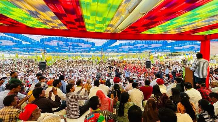 ErPukhrajgarg's tweet photo. #वल्लभनगर विधानसभा क्षेत्र से रालोपा उम्मीदवार श्री उदयलाल जी डांगी के समर्थन में चारगदिया गांव में रालोपा सुप्रीमो श्री @hanumanbeniwal जी साहब के साथ मंच साझा करते हुए विशाल जन सभा को संबोधित किया 
1/2 https://t.co/pEda0pwQ7G
