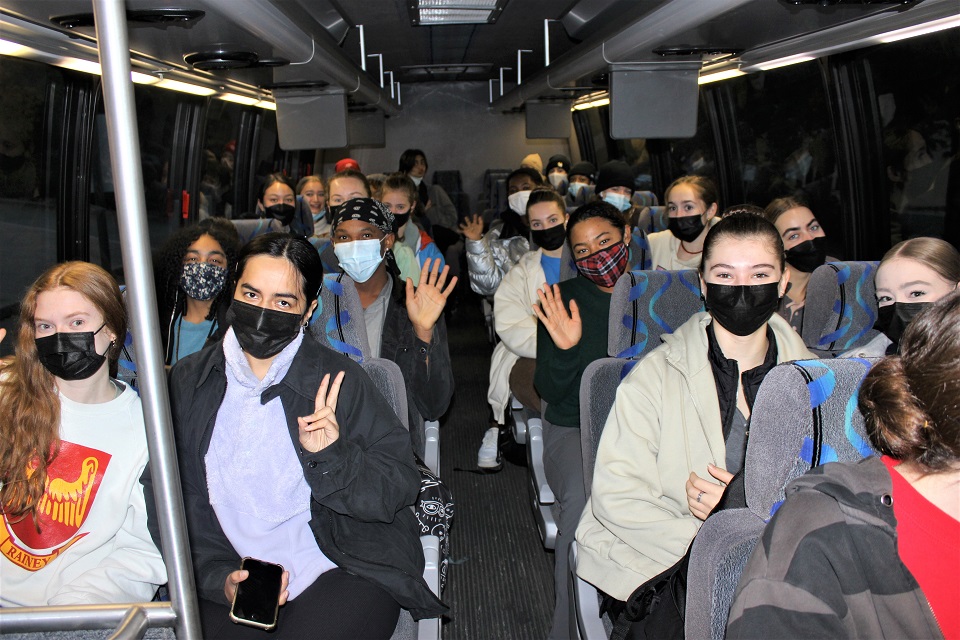 DominicanCANews's tweet photo. Students in @LinesBallet BFA in #Dance program make another morning bus ride to train at #LINESBallet Ctr in San Francisco in anticipation of their Fall Showcase #dancer performances in Angelico Concert Hall 11/12 and 11/13 #DanceSchool #Marin https://t.co/E7hepKyltV #ThisIsDUC https://t.co/PoQhDOan3O