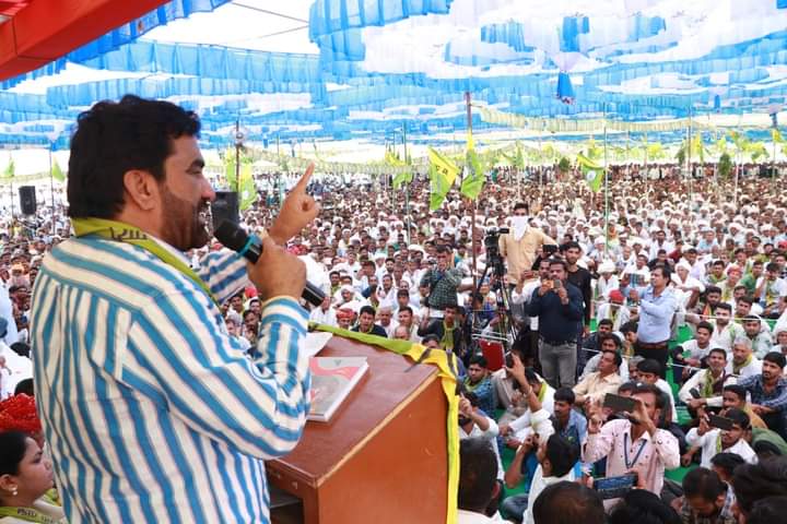 ErPukhrajgarg's tweet photo. #वल्लभनगर विधानसभा क्षेत्र से रालोपा उम्मीदवार श्री उदयलाल जी डांगी के समर्थन में चारगदिया गांव में रालोपा सुप्रीमो श्री @hanumanbeniwal जी साहब के साथ मंच साझा करते हुए विशाल जन सभा को संबोधित किया 
1/2 https://t.co/pEda0pwQ7G