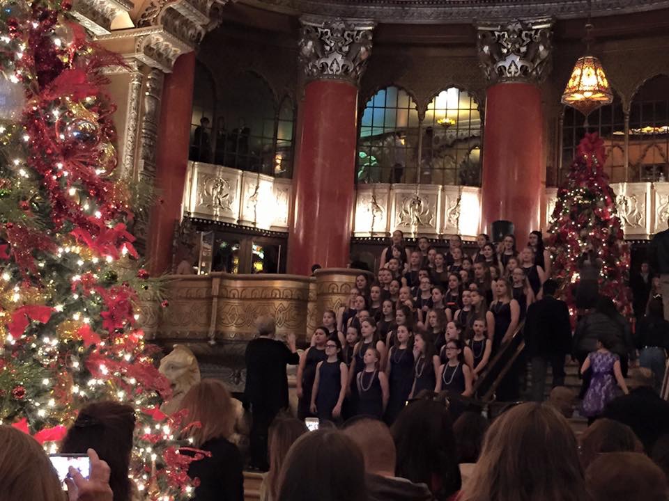 Calling all local choirs and glee clubs, we want YOU to perform at #TheFox this holiday season! 🌟 For complete details + registration please visit: 313pres.co/3EmDKrH