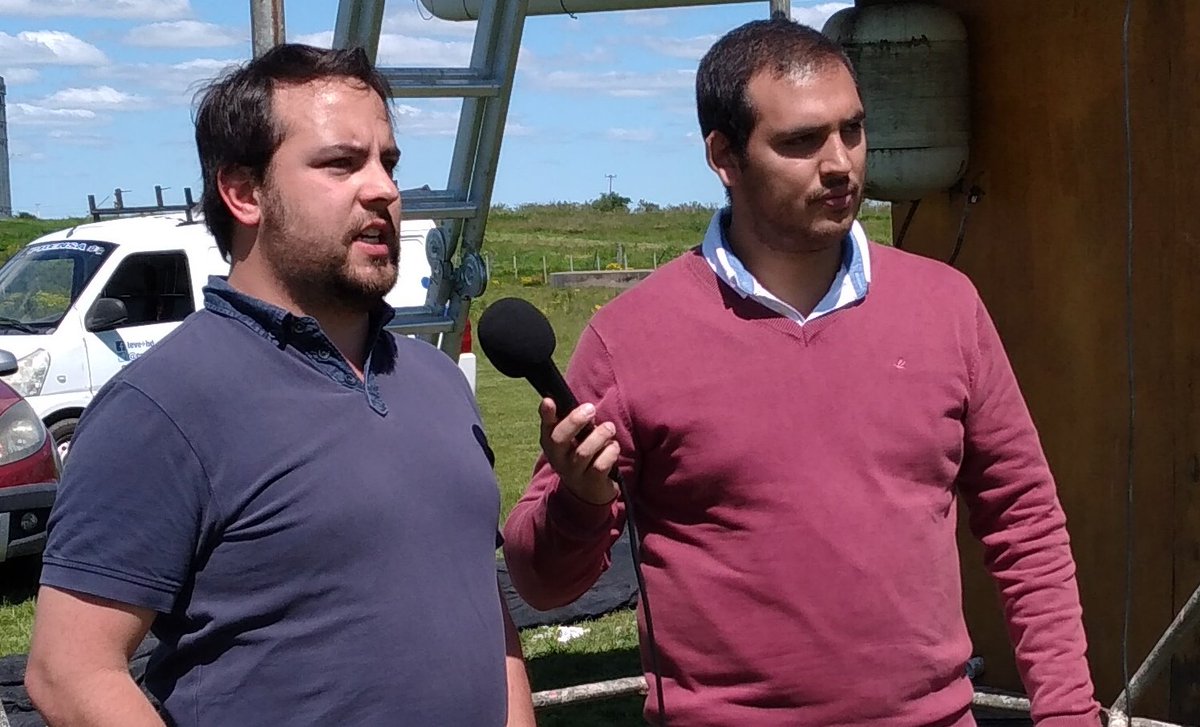 canaltevemas's tweet photo. En minutos revive el reciente encuentro entre @LaOllaFlorida y Lions, con los relatos y comentarios de @NachoMendez05 y Joaquín Ríos.
Y además, cierre con sorpresa de @NachoMendez05 que inicia nueva etapa.
Ya se viene "Arriba Rugby" por @canaltevemas desde las 18:00 horas. https://t.co/dnJO1tumer
