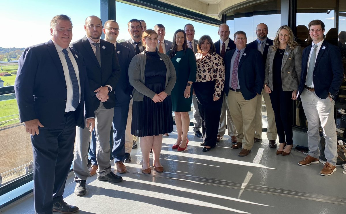 Asphalt_Inst's tweet photo. We wrapped up the day at @keenelandracing in Lexington. Itβs a great way to experience Kentucky. #AIEPIC π https://t.co/9zPfRJgrk8