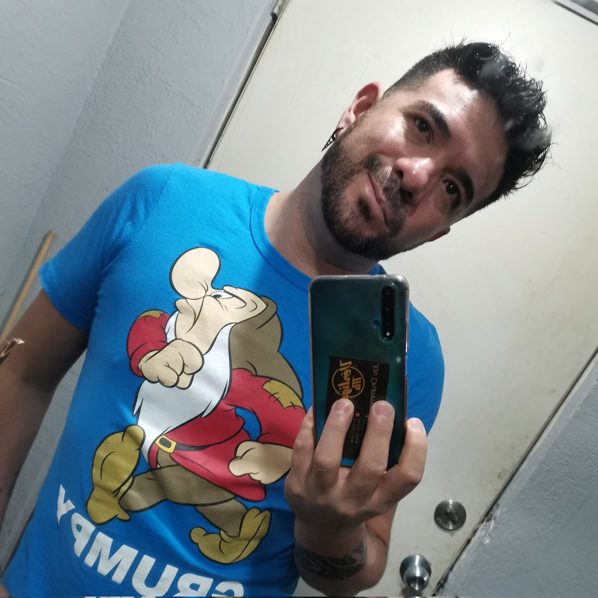 caemmanu's tweet photo. #NuevaFotoDePerfil https://t.co/tx0PmfBgj0