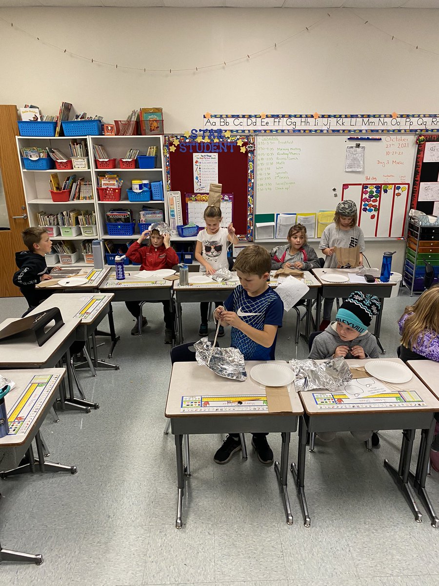 MahersMinions's tweet image. We were lost on an island, making hats to shade us from the sun! #science #mysterscience #properties #lmemagic #montimagic