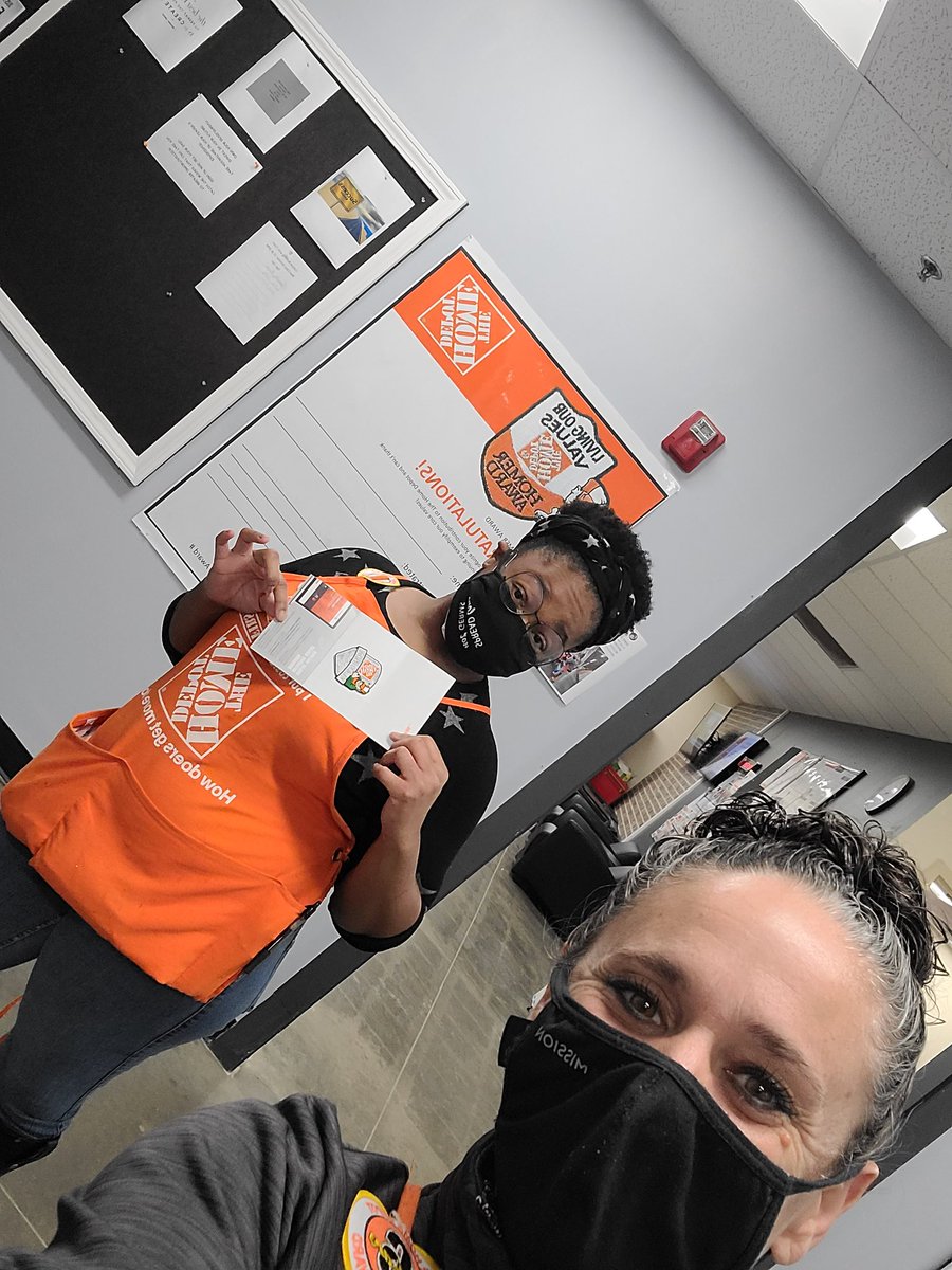Look at 8584 <a href="/specialtydh/">SpecialtyDH_8584</a> Erika rocking her PLATINUM 😍 ! <a href="/mlindsey1223/">Mandy Henry</a> <a href="/GairettLamkin/">GAIRETT LAMKIN, HOME DEPOT</a>