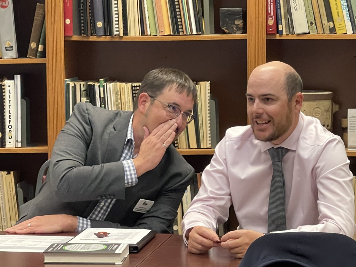 Asphalt_Inst's tweet photo. We kicked of our @Asphalt_Inst EPIC leadership session this morning in Lexington. Hard-hitting topics included their favorite karaoke jams. #AIEPIC π€ https://t.co/ibSGl47w92