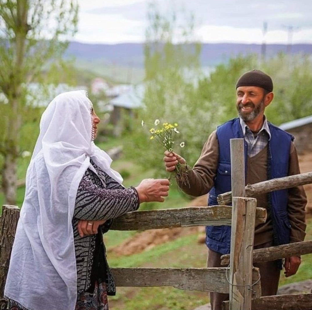 Sevmek çok güzel ama rastlarsan erbabına.