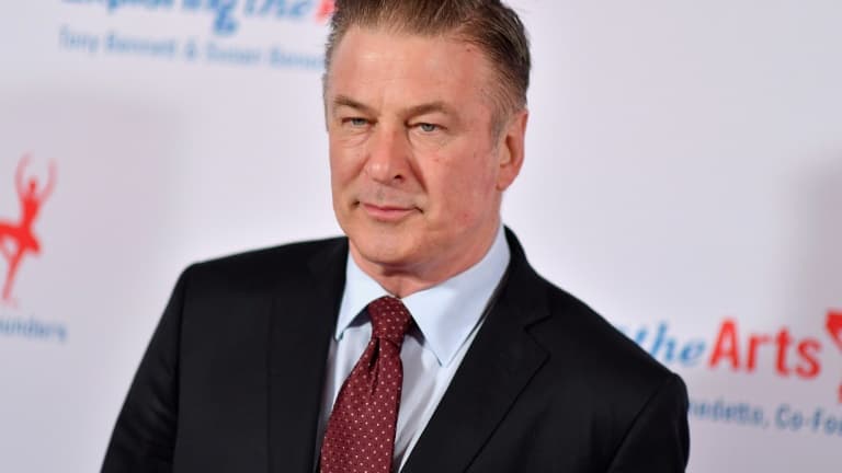 BFMTV's tweet photo. 🔴 ALERTE INFO
Tir mortel d'Alec Baldwin: l'assistant réalisateur n'a pas vérifié toutes les balles chargées dans l'arme
https://t.co/Z1LHI7GT1O https://t.co/PLO2LoNPyS