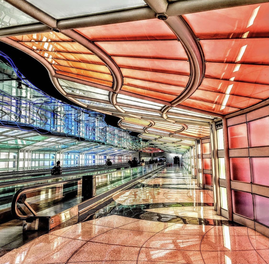 fly2ohare's tweet image. Who else needs a pop of color today? #HappyHumpDay #SkysTheLimit (📸: IG / boatnuck )