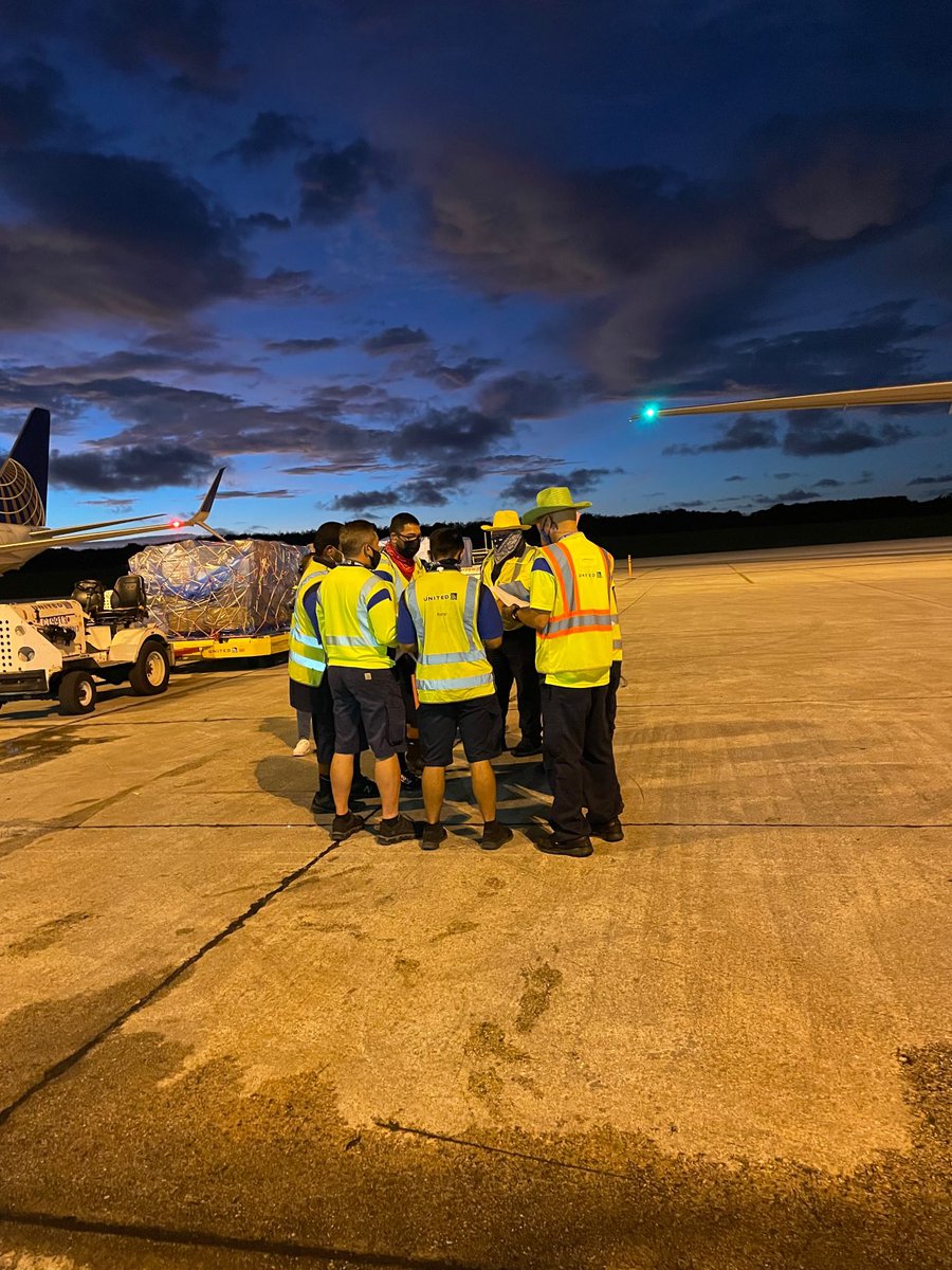 carpit3's tweet photo. GUM all ready with the group huddle before their safety rodeo via live stream ⁦@AOSafetyUAL⁩ ⁦@weareunited⁩ https://t.co/P0ferbJYf0