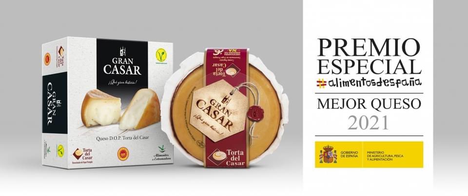 tortacasar's tweet photo. 🧀 El fabuloso 'Gran Casar', de Quesos del Casar, recibe el premio a 'Mejor Queso Madurado de Oveja' y el 'Premio Especial: Mejor Queso de España 2021', un reconocimiento de 
 #AlimentosdEspaña 
¡Enhorabuena!
https://t.co/uNztmU2sCk @eldiarioex 

#tortadelcasar #alimentosdeespaña https://t.co/Qvclrj9Kvl