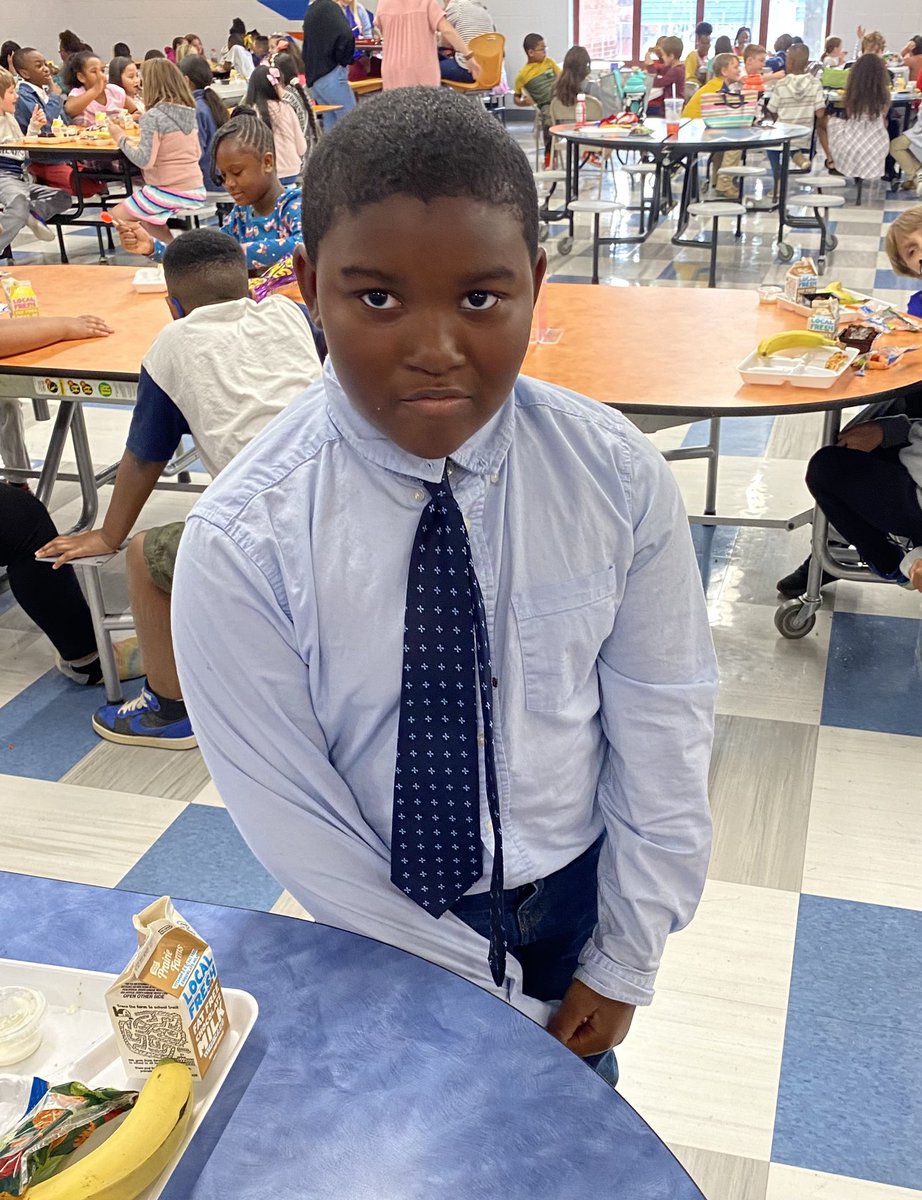 Nelson12Loren's tweet image. Today was Dress for Success for Red Ribbon Week! 👔👗👔👗 #TeamDCS #MakingItMatter @TweetDCS_SIS