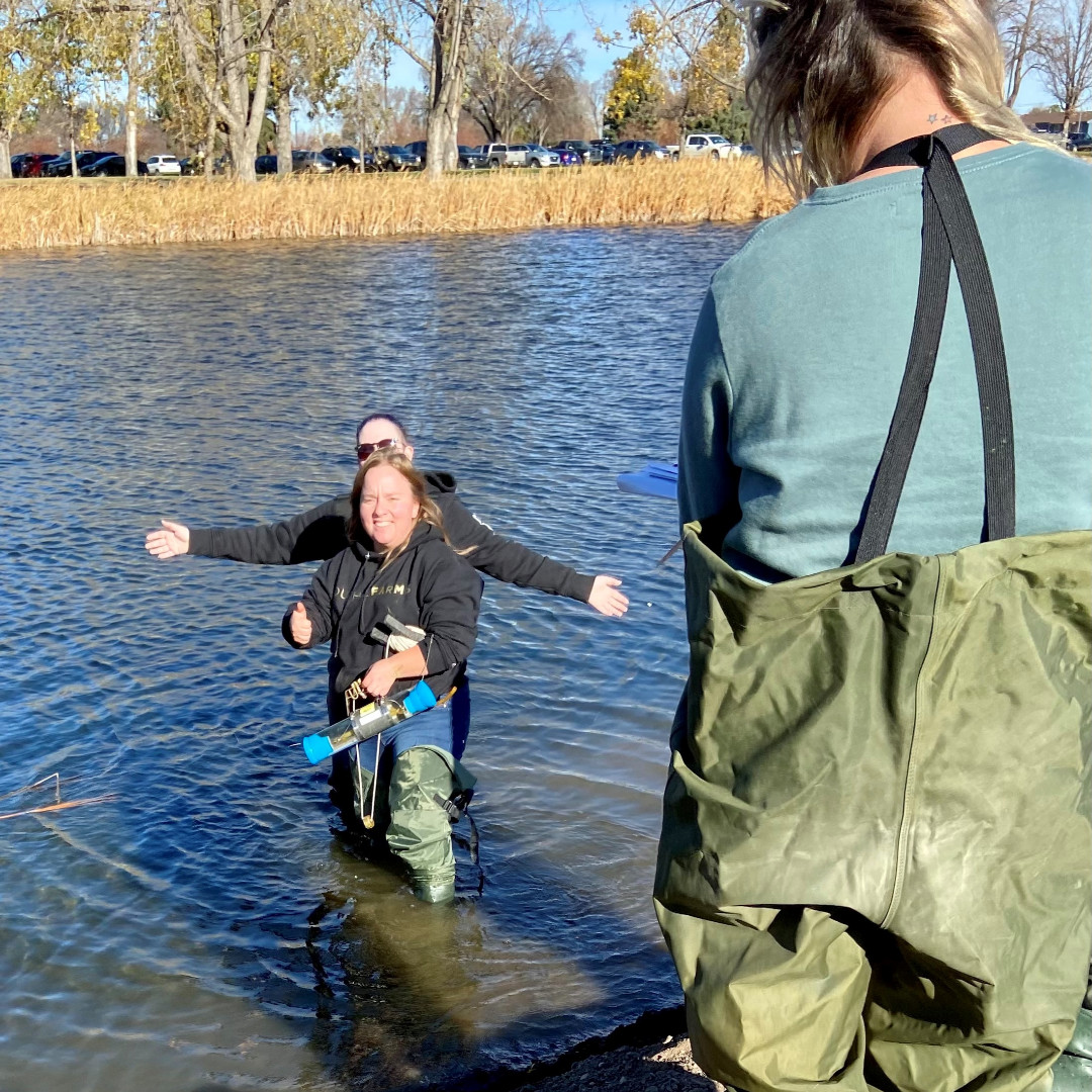 MHCollege's tweet image. Today on campus, students in EREC 220: Environmental Sampling and Monitoring were at the pond, learning how to collect water samples using a Secchi Disk and a Van Dorn sampler. 

#oncampus #outforaswim #environmentalsampling