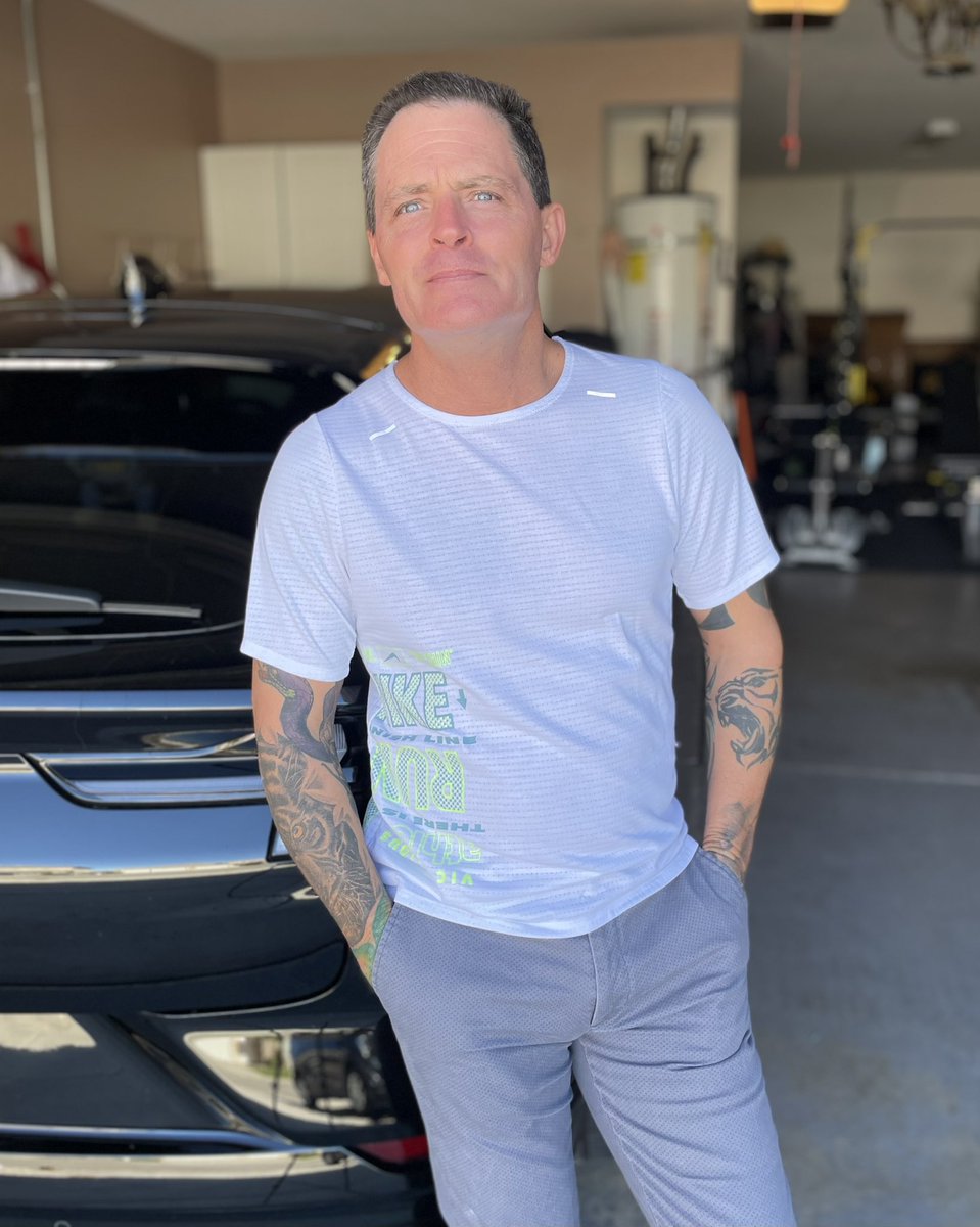 KeithEngelhardt's tweet photo. HaPpy Wednesday #doingtheweekright #tequila #dilf π§³βοΈππβπΌπͺπΌπ₯π€#tattoomodel #tattoomodels #koitattoo #powerblocks #monkeyfeet #dadbod #gq #dilf βπΌπ₯ππΌβοΈβπΌβοΈβπΌπͺπΌβπΌπͺπΌπ₯π€π₯ππΌπ₯ https://t.co/Cr1kIj2a2C